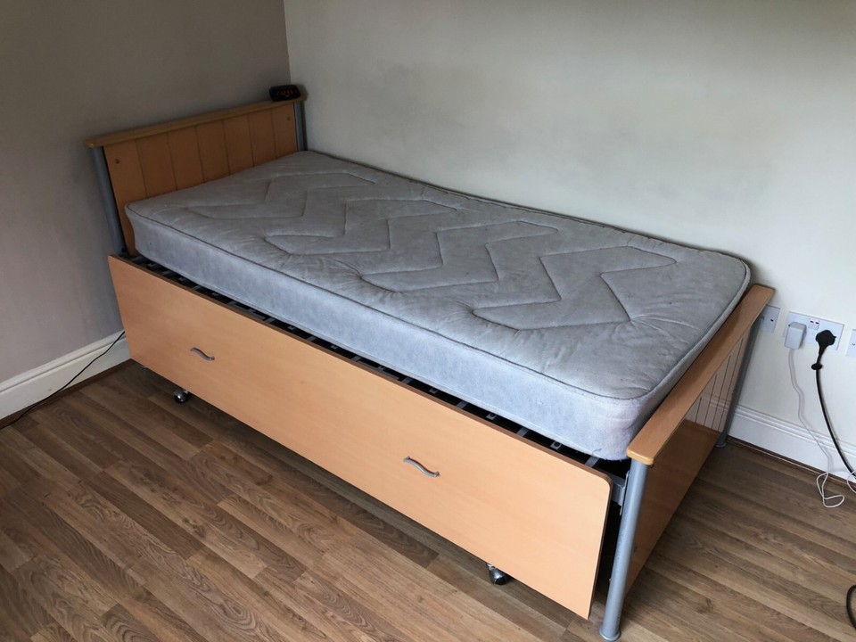 Extending single/king size metal and timber trundle bed frame and