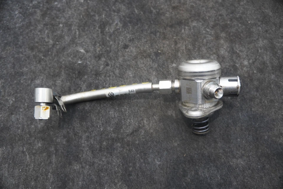 Bomba de inyección de riel de combustible de alta presión para motor 0P2127026 Lamborghini Urus 2019 Foto 3 de 4