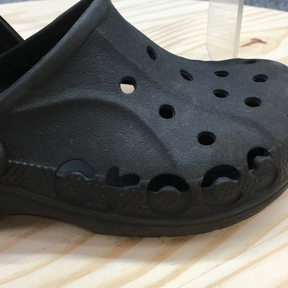 Crocs Zapatos Junior 2 Baya Zuecos Negros Perforados Cómodos Informales Puntera Cerrada Planos Foto 2 de 4