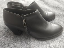 Vionic Bootie Women Size 9 Black Taber Ankle Side Zip Boots Very GOOD Used