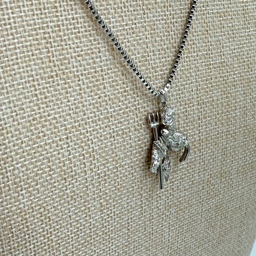 Vintage Monet Silvertone Trident Necklace, Monet Trident Poseidon Pendant - Picture 3 of 9