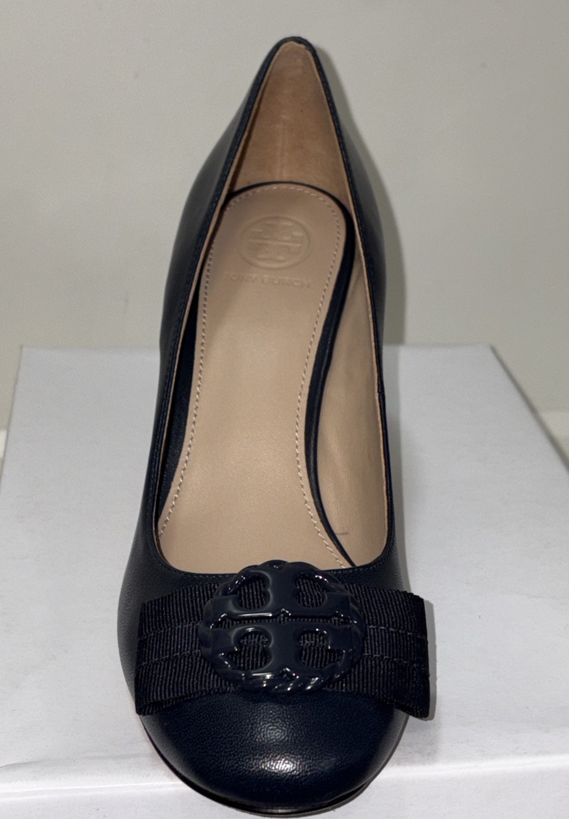 TORY BURCH  Elizabeth Bow Leather Block Heel Pumps Navy Blue Size 6.5M thumbnail 7