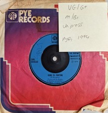 Carl Douglas Kung Fu Fighting Vinyl Record 7" VG/G+ 7N45377 1974