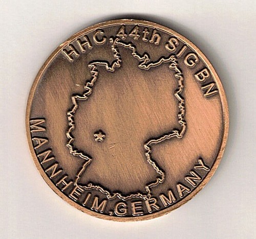 HHC 44th Signals Batt Mannheim Germany FREE shipping bg11 Army challenge coin - 第 1/2 張圖片
