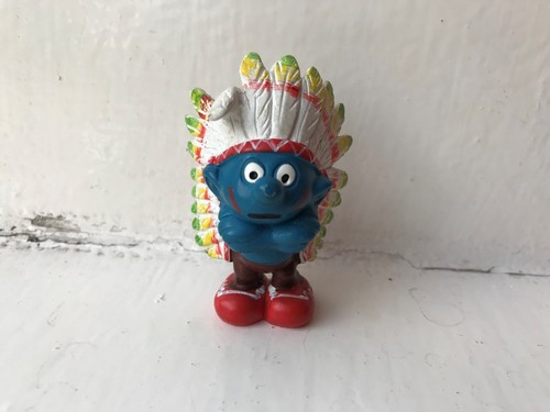 VINTAGE 1981 SCHLEICH PEYO 2" INDIAN CHIEF SMURF FIGURE PVC