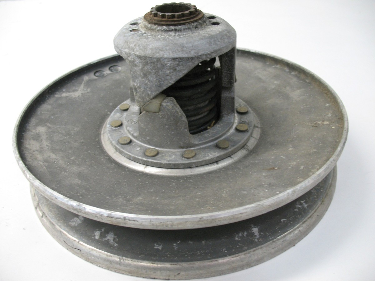 1978 YAMAHA SRX440 SRX 440 SECONDARY CLUTCH SHEAVE 8F2-17670-00-00