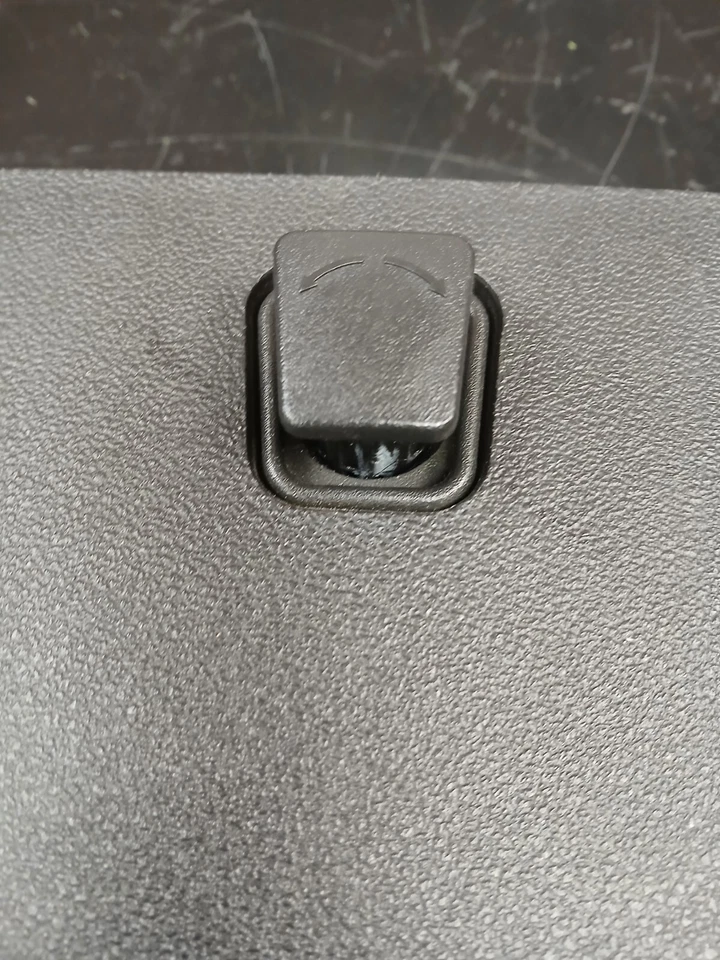 Крышка отсека для хранения центральной консоли Pontiac Solstice Saturn Sky 06–09 годов выпуска - Изображение 3 из 4