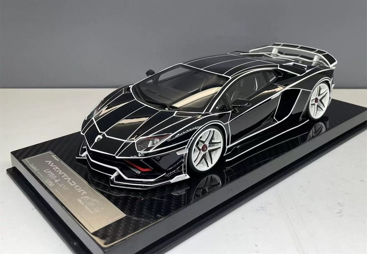 SUPER RARE* UU Model 1/18 Lamborghini Aventador LP750-4 S ☆Glow