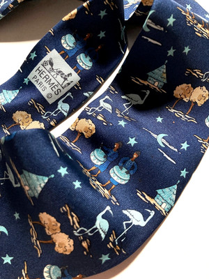 HERMES VINTAGE KENYA AFRICA TIE DRUM FLAMINGO HUT HOUSE HIGH END DEEP BLUE