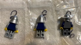 Lego - 6 Mini-Figures & Weapons For Castle  Set 7041 "Troll Battle Wheel"