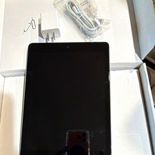 Apple iPad 6 9.7in 32GB Wi Fi 4G Space Gray Tablet Open Box w/ Box
