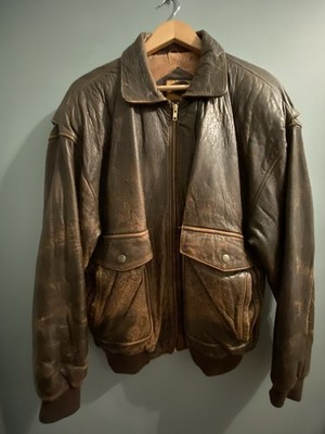 Fox Run Gen Leather Bomber Jacket Size Med  roomy; great zipper, made in Korea