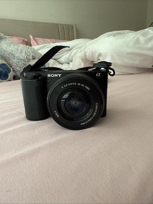 Sony Alpha ZV-E10 (ILCZV-E10L/B) Mirrorless Digital Camera & 16-50mm Lens