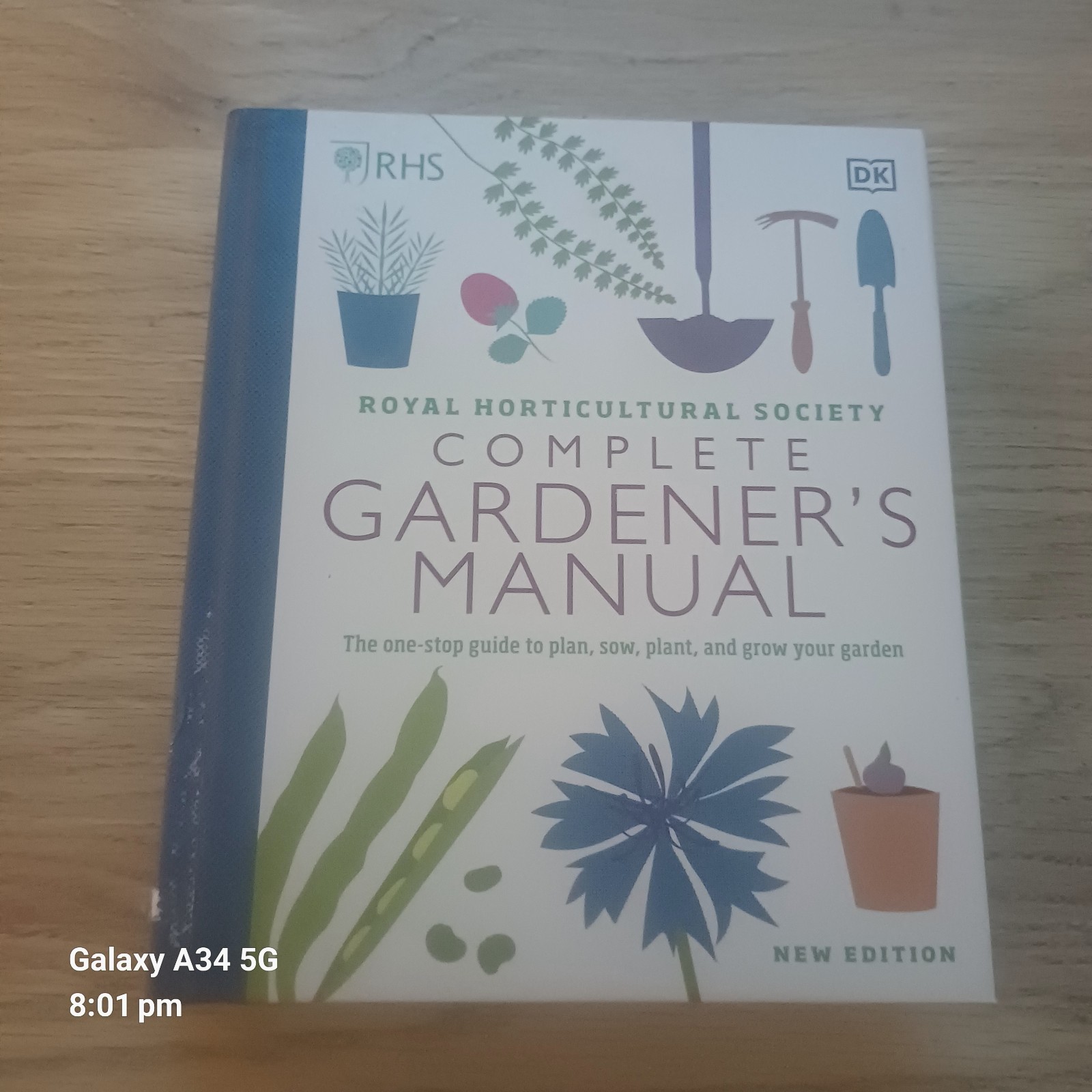 RHS Complete Gardener's Manual: The one-stop guide to plan, sow, plant,... by DK
