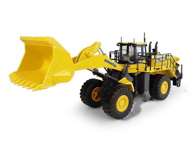 UH Universal Hobbies 1/50 Komatsu WA600-8 Wheel Loader DieCast