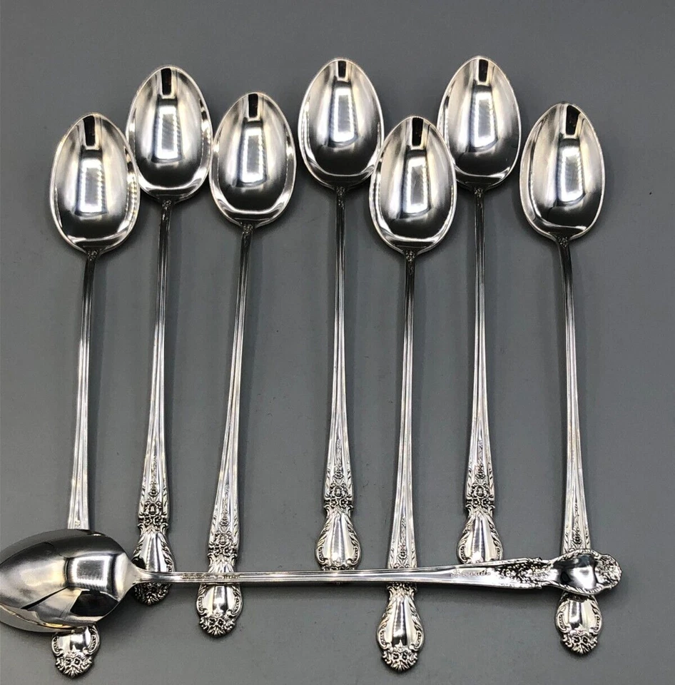 Juego de 8 cucharaditas heladas Brocade by International de plata de ley 7,25" Foto 2 de 4