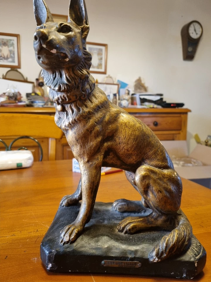 Statue de chien d'Alsace signée Petrilly - Photo 2/3
