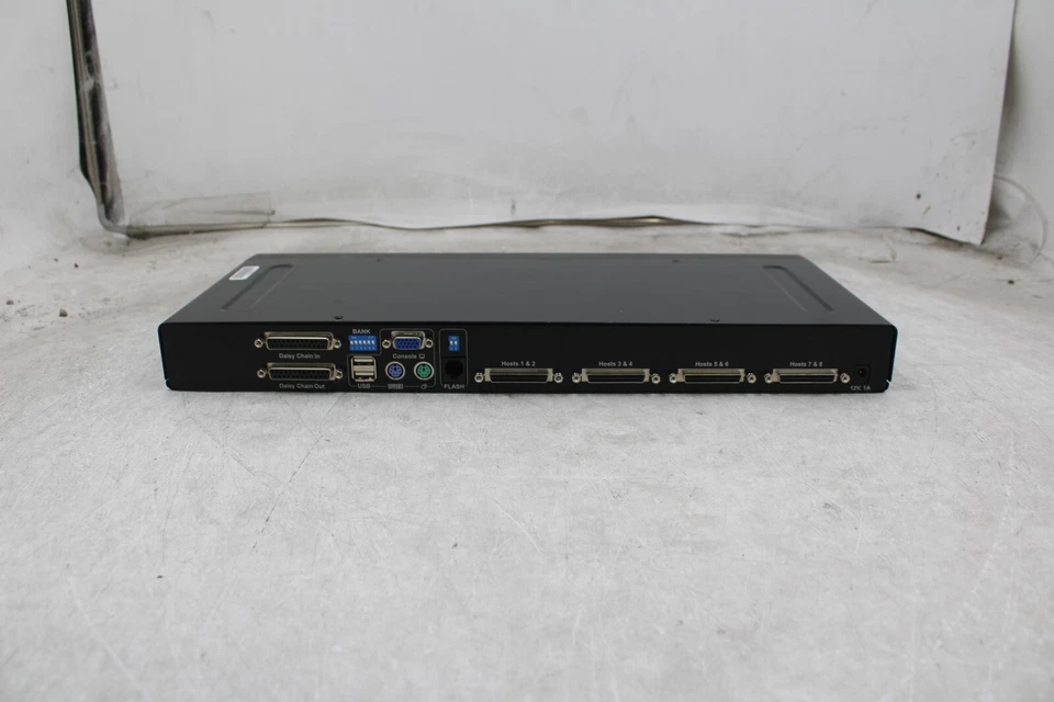 Sistema de controle de servidor Belkin PRO3 8 portas e 4 portas KVM switch sem adaptador CA testado - Imagem 3 de 3