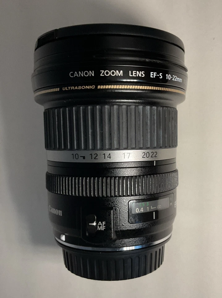 Lente Canon EF-S 10-22 mm F/3,5-4,5 USM Foto 2 de 4