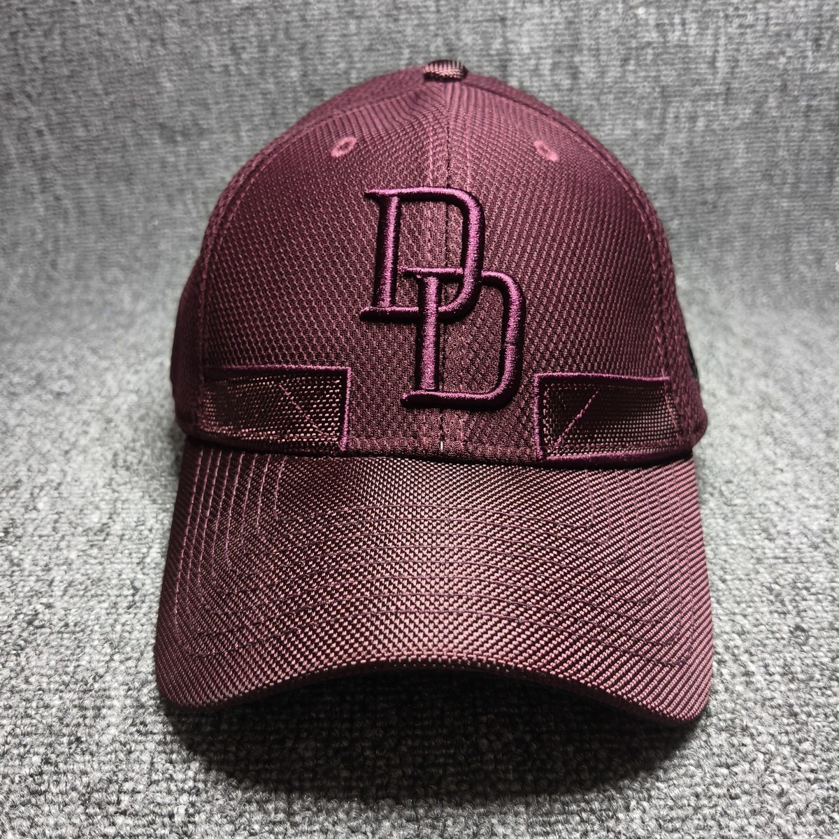 New Era 39THIRTY Marvel Daredevil DD Logo Maroon Stretch Fit Hat Cap Y653