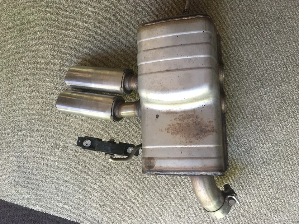 Silenciadores traseros Maserati 4200 M138 cupé muy buen estado desde 2006 cupé 20 k Foto 4 de 4