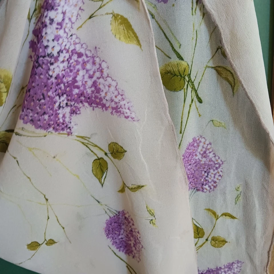 Винтажный шарф 1950-х 60-х цветочный сирень и зеленый чистый 25 x 25» чистый гламур - Изображение 4 из 4