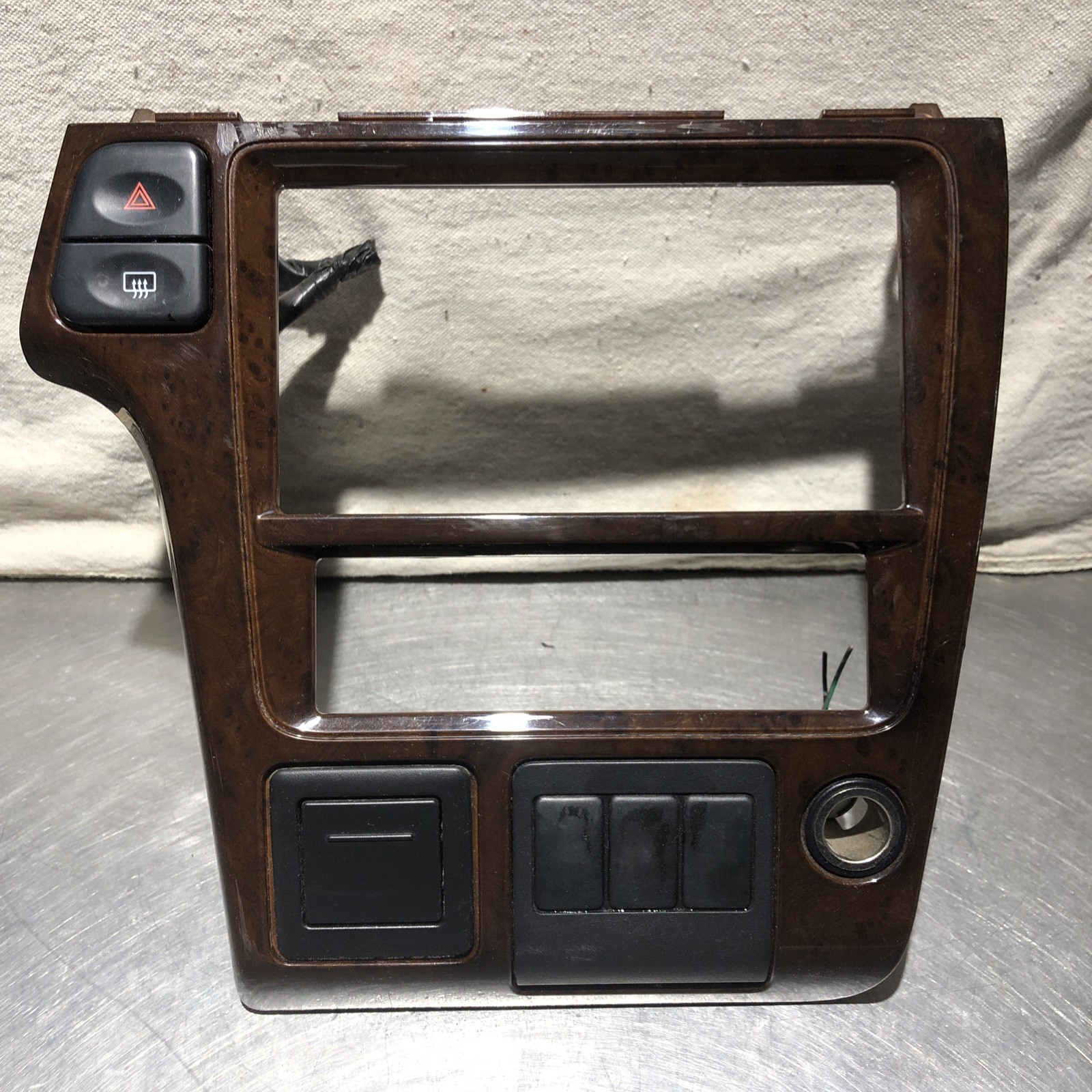 01-04 Nissan Pathfinder Woodgrain Center Dash Radio Bezel Ashtray Trim OEM