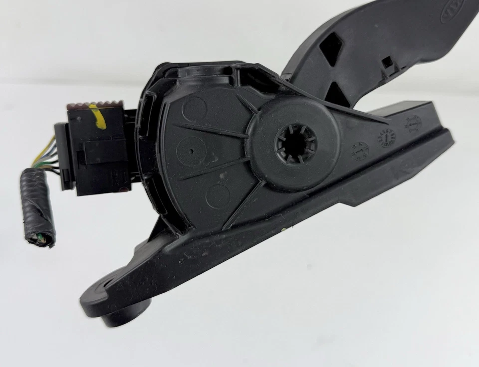 Оригинальная педаль газа акселератора со стороны водителя передняя левая 2012-2015 Hyundai Accent - Изображение 3 из 4