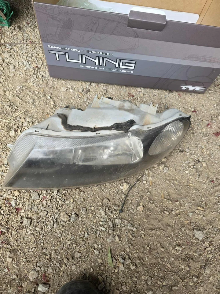 Genuine HSV VX Series 2 Headlights GTS Clubby R8 SV300 Senator READ DESCRIPTION! - image 3 of 4