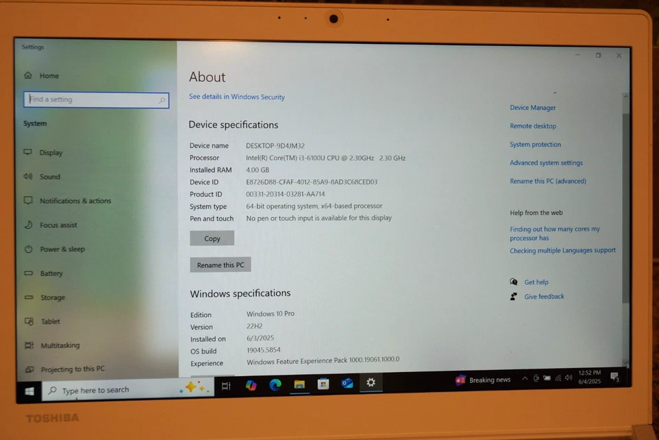 Japan Market Toshiba Portege R30-CSeries i3@2.30GHz 4GB RAM 1TB HDD WIN 10PRO - Image 2 of 4