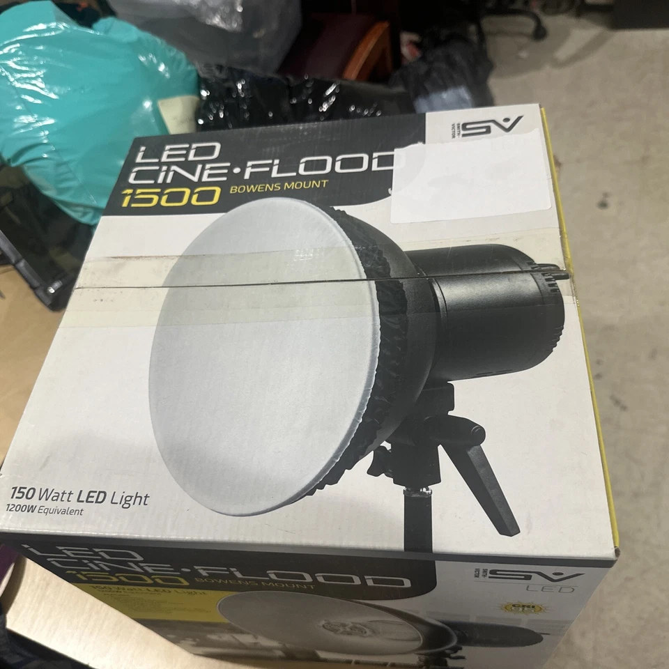 Smith-Victor LED Cine-Flood 1500 with Bowens Mount (150W) - Image 4 of 4