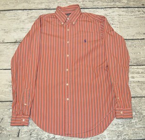 camisa color burdeos hombre