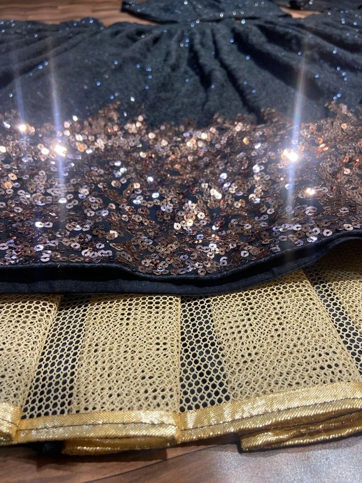 Georgette Lehenga Choli Premium de aspecto indio con red Dupatta para fiesta Foto 4 de 4