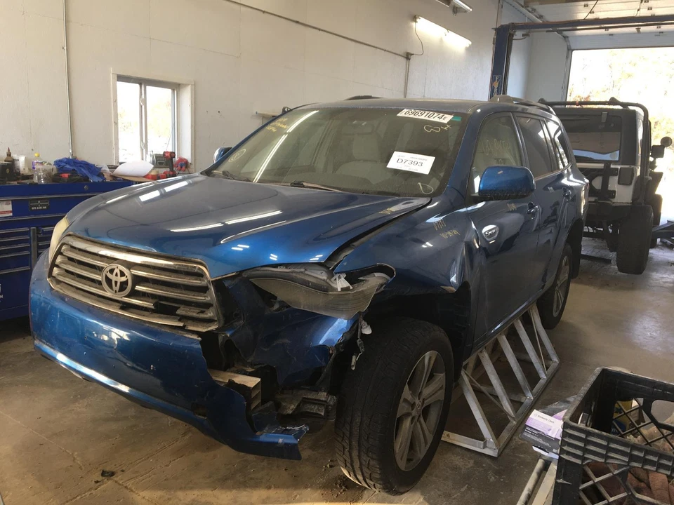 Pantalla de infoentretenimiento central delantera usada se adapta a: Toyota Highlander 2008 pantalla Foto 3 de 4