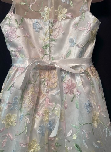 Vestido Blanco Sin Mangas Raras Ediciones con Flores Bordadas Pastel Talla 7 - Imagen 6 de 6