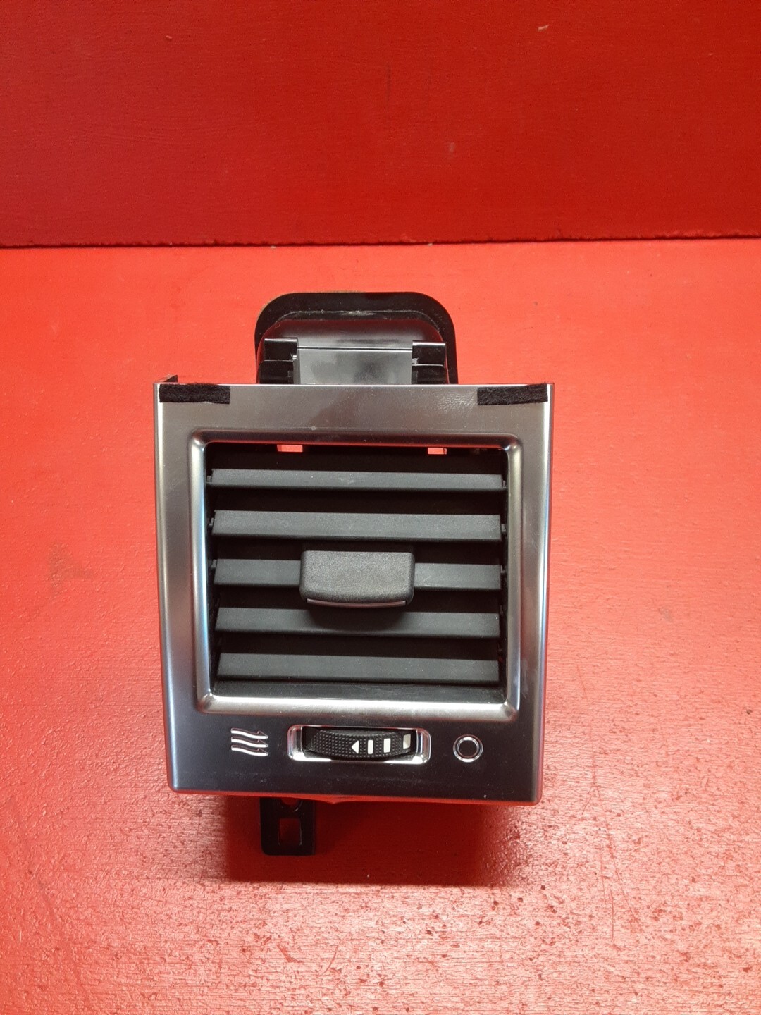 2010-2013 Range Rover Sport Center Left Driver Air HVAC Dash Vent LR041693