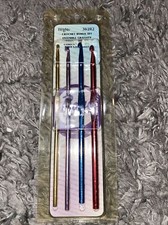 4 pcs. Boye Anodized Crochet Hook Set With Folding Scissors BB03