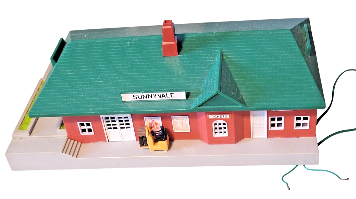 Bachmann Sunnyvale Lighted Passenger Station - HO Scale | eBay