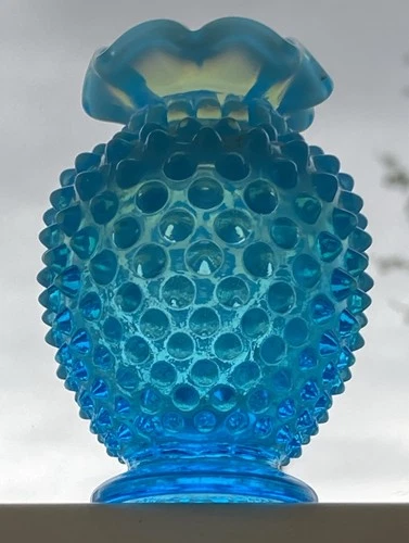 Vintage Fenton-Blue Opalescent Hobnail Mini Bud Vase 3.5" Beautiful & Stunning