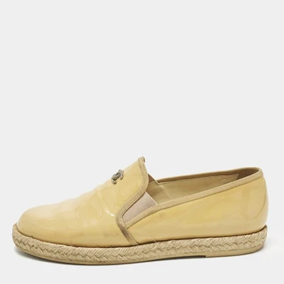 Mocassins espadrilles en cuir verni beige Chanel taille 36,5 - Photo 1/4