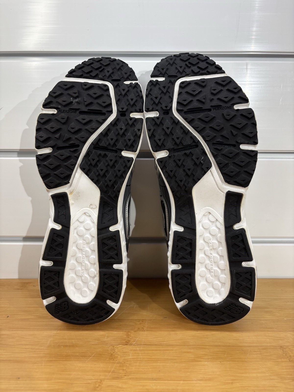 Men’s Size 10 D New Balance 540v2 XLT Running Shoes Silver/Black thumbnail 9