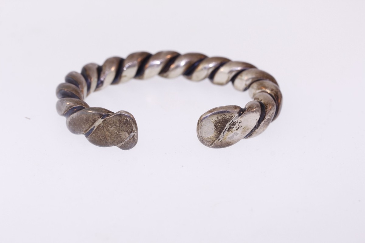 Orville Tsinnie Navajo Sterling Silver 9.05mm Native Twisted Cuff