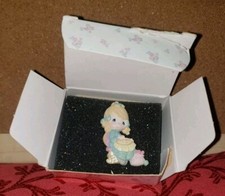 Vintage Precious Moments 2000's Mother Pin/Brooch Pre-owned