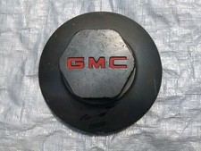 One GMC center cap 15661028