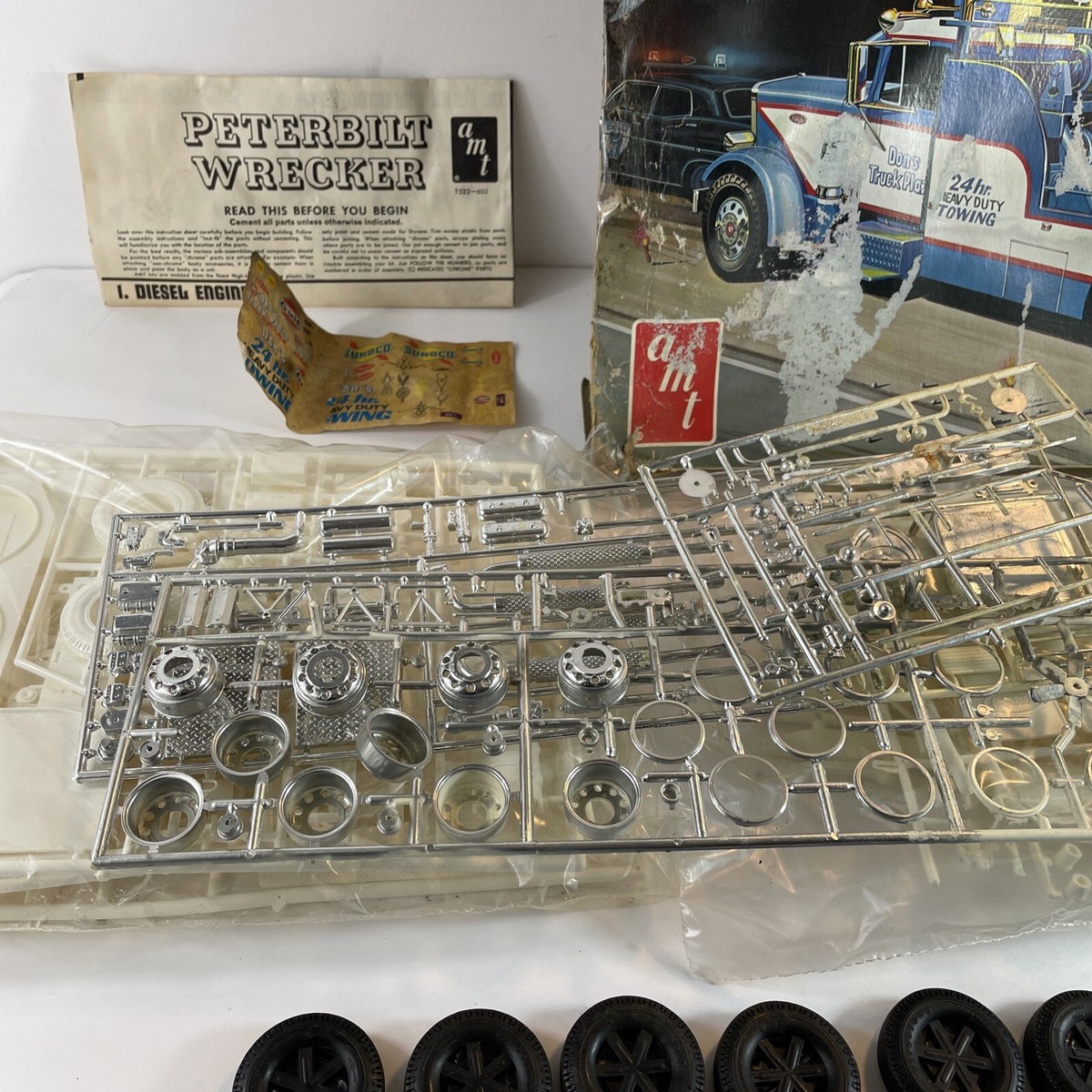 Vintage AMT Peterbilt Wrecker Blue Tow Truck 1/25 Scale Model T522