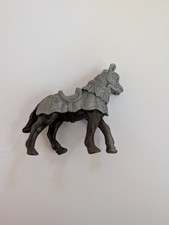Safari Ltd War Horse Medieval Knights Armored Horse 2&rdquo; Figure A1