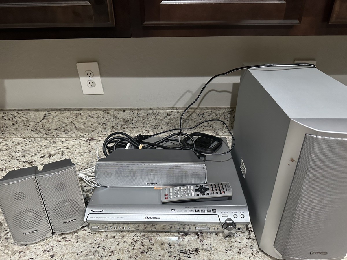 Panasonic SA-HT720 VTG 5 DVD CD Changer Home Theater Receiver