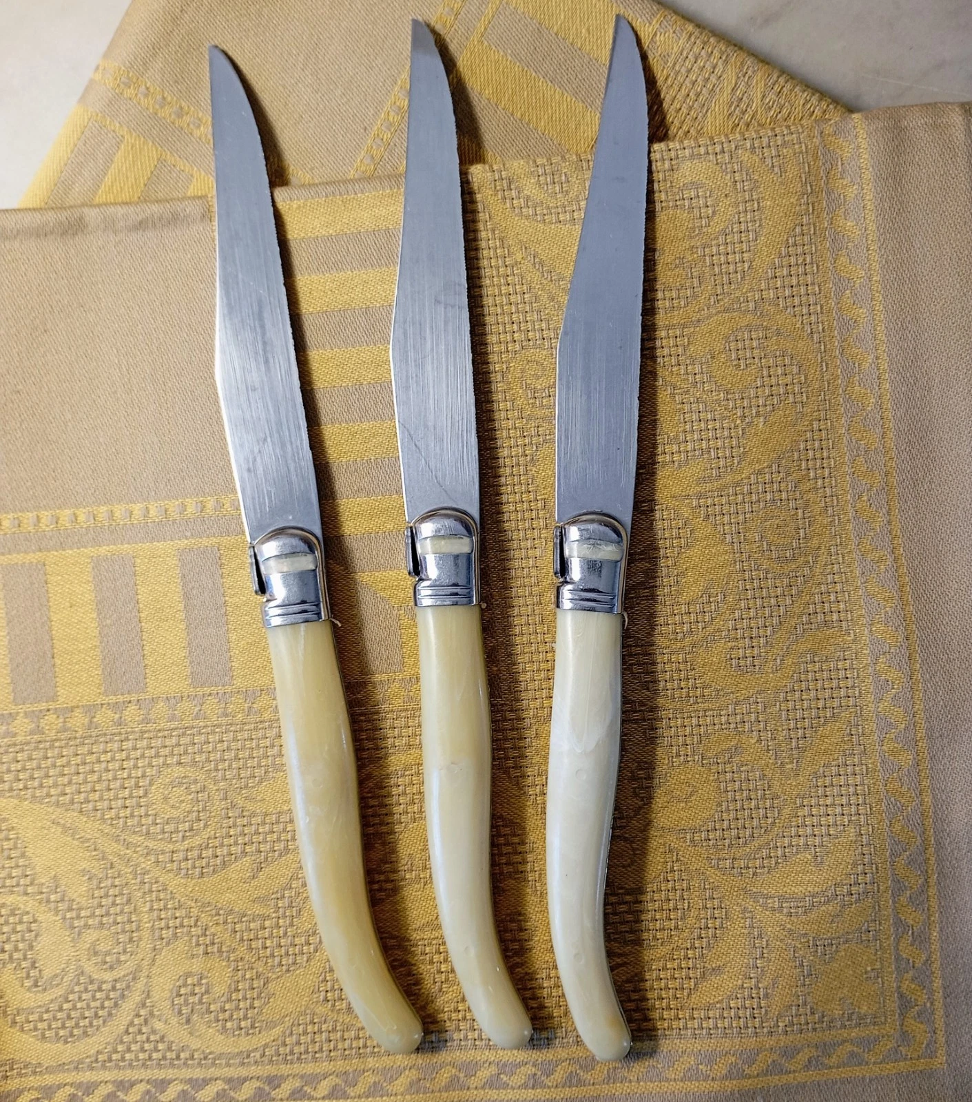 Laguiole Jean Dubost 3 Knife Set France Vintage Stainless White Bee
Opens in a new window or tab
