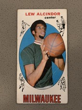 Kareem Abdul-Jabbar Cards and Memorabilia Guide 11