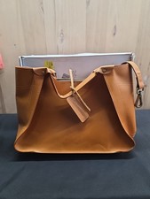 Bolso de Hombro The Tannery Para Mujer Cuero Grano Completo Genuino Color Tostado